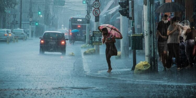 Monsoon 2025: इस बार रिकॉर्ड तोड़ रहा है मानसून! जून में ही पूरे देश पर छा गया, अगले 7 दिन तगड़ी बारिश की चेतावनी