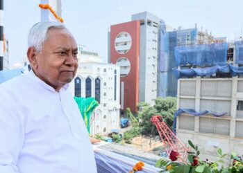 Bihar Cabinet Meeting 2025: बिहार में बनेगा 6 नए शहरों में एयरपोर्ट, पटना में बनेंगे 3 पांच सितारा होटल—कैबिनेट ने दी बड़ी मंजूरी!