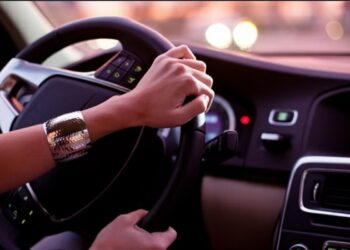 Bihar Women Driving License Statistics 2025: अब गियर संभाल रही हैं बिहार की बेटियां! 1.29 लाख महिलाएं बनीं ड्राइविंग लाइसेंस धारक