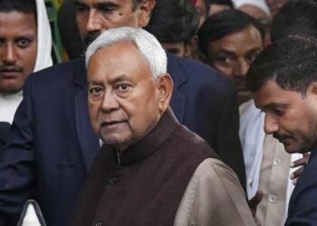 Nitish Kumar vs Opposition: विपक्ष मुद्दाविहीन! नीतीश कुमार की ऑफेंसिव पॉलिटिक्स ने सबको किया चुप, जानिए कैसे