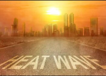 सुलगती धरती, थकते श्रमिक: भारत के हीटवेव संकट और जलवायु परिवर्तन की चुनौती