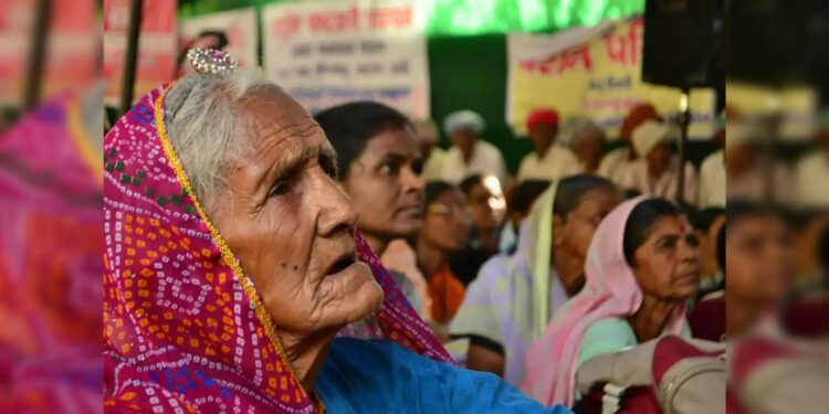 Bihar Social Security Pension Increase: बिहार सरकार का ऐतिहासिक फैसला: वृद्धों, विधवाओं और दिव्यांगों को अब ₹1100 पेंशन, जानें पूरी योजना