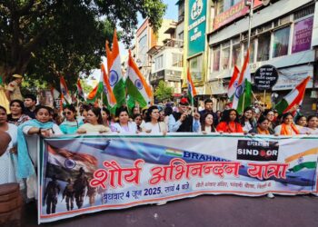 Operation Sindoor News: ‘घर में घुसकर मारा’: ऑपरेशन सिंदूर के वीरों के सम्मान में दिल्ली की सड़कों पर उमड़ा देशभक्ति का सैलाब!