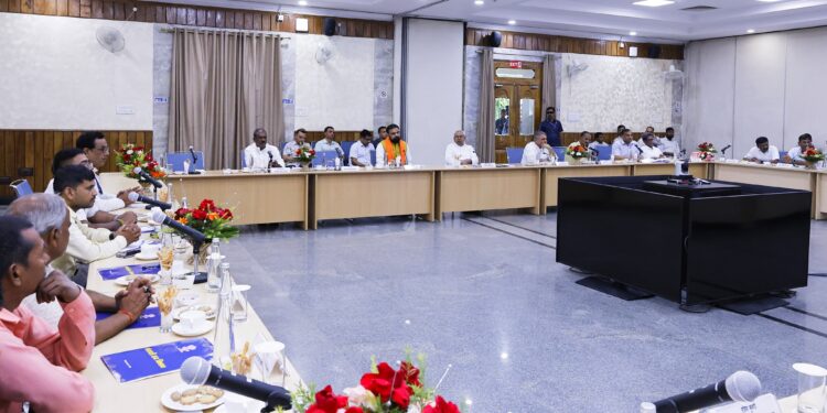 Bihar Panchayati Raj 2025: बिहार में पंचायत प्रतिनिधियों को बड़ी सौगात: भत्ता डेढ़ गुना बढ़ा, अब सामान्य मृत्यु पर भी मिलेगा 5 लाख का अनुदान!