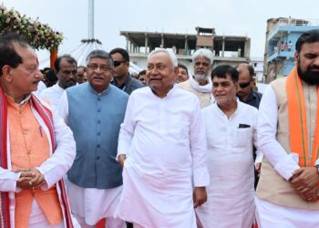 Nitish Kumar News 2025: पटना को जाम से मिलेगी राहत! नीतीश कुमार ने 1105 करोड़ की एलिवेटेड सड़क का किया उद्घाटन, अब महज 5 मिनट में तय होगी दूरी