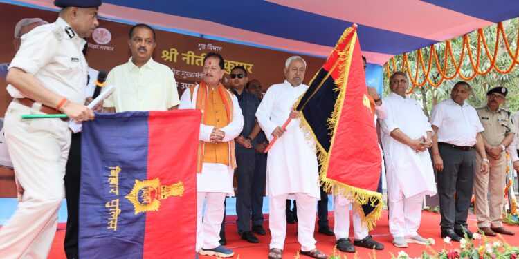 Bihar Police New Vehicles 2025: बिहार पुलिस को मिला 618 नए वाहनों का तोहफा, नीतीश कुमार ने दिखाई हरी झंडी – जानिए कहां होंगे तैनात!