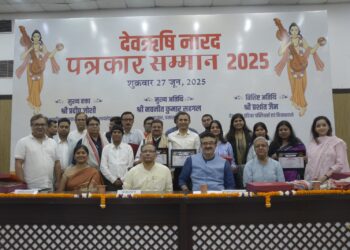 देवऋषि नारद पत्रकार सम्मान 2025: 12 पत्रकारों को मिला सम्मान, संघ प्रमुख बोले – पत्रकार ही हैं भारत 2047 के सारथी!
