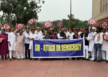 SIR: लोकतंत्र पर हमला या मतदाता अधिकारों की चोरी?