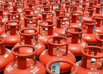 LPG Price Today: 1 जुलाई को एलपीजी सिलेंडर की कीमत में जबरदस्त गिरावट! जानिए अब आपके शहर में क्या है नया रेट”