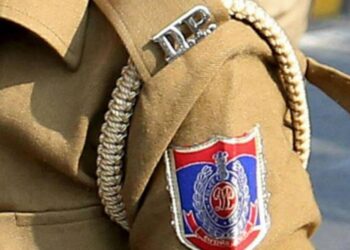 Fake Delhi Sub-Inspector Arrested: दिल्ली एयरपोर्ट पर नकली पुलिसवाला गिरफ्तार, सोशल मीडिया पर महिला कर्मियों को फंसाता था