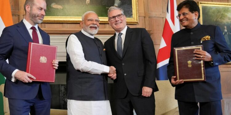India-UK FTA 2025: भारत-UK में ऐतिहासिक ट्रेड डील, ब्रिटिश प्रोडक्ट्स होंगे सस्ते, हजारों IT प्रोफेशनल्स को मिलेगा यूके में काम