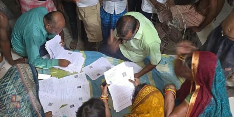 Bihar Voter List Update: बिहार में 52 लाख वोटर होंगे लिस्ट से बाहर! घर-घर जांच में हुआ बड़ा खुलासा