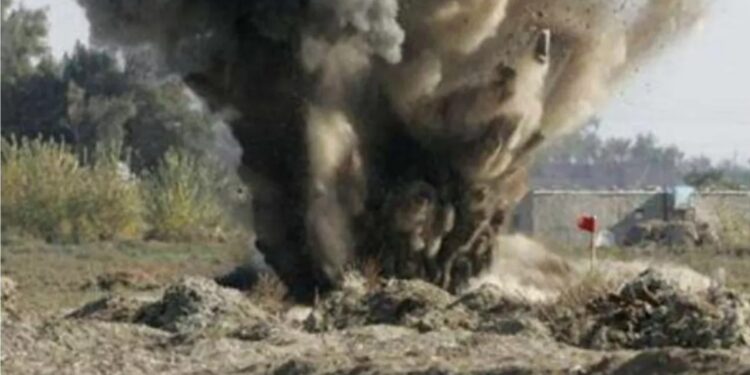 Landmine Blast Near LoC in Poonch: पुंछ में LOC पर लैंडमाइन ब्लास्ट: अग्निवीर शहीद, दो जवान गंभीर, जानिए कैसे हुआ हादसा?