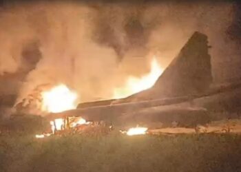 Rajasthan Plane Crash: राजस्थान में वायुसेना का जगुआर जेट क्रैश, दोनों पायलट्स की दर्दनाक मौत, खेतों में लगी आग– देखें दर्दनाक मंजर!