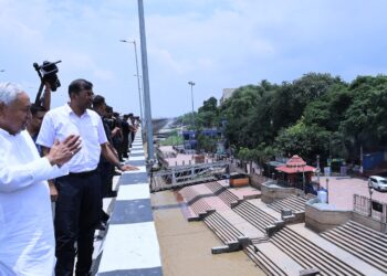 Ganga River Water Level: पटना में गंगा का बढ़ता कहर! CM नीतीश कुमार ने किया जेपी गंगा पथ का हवाई निरीक्षण, अधिकारियों को दिए सख्त निर्देश