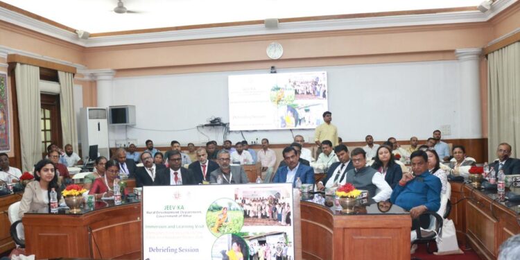 बिहार की गरीबी उन्मूलन योजना से श्रीलंका भी हुआ प्रभावित! 28 सदस्यीय विदेशी दल ने देखा ‘जीविका मॉडल’ का जमीनी असर