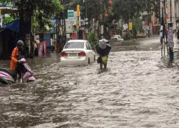 Weather Alert: 26 राज्यों में मूसलाधार बारिश का कहर, यमुनोत्री यात्रा स्थगित, NDRF अलर्ट पर