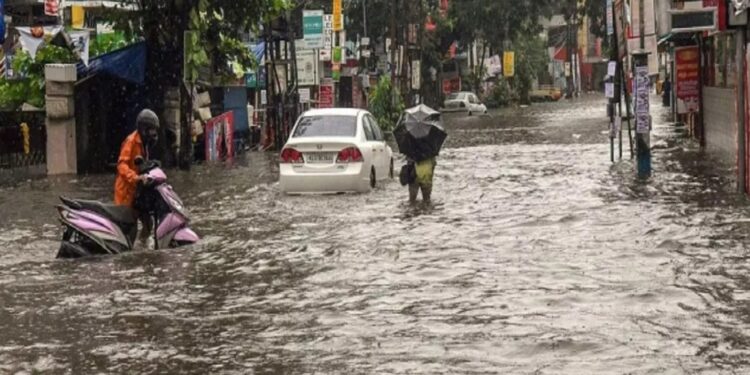 Weather Alert: 26 राज्यों में मूसलाधार बारिश का कहर, यमुनोत्री यात्रा स्थगित, NDRF अलर्ट पर