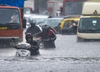 WeatherUpdate: बरसेगा आसमान से कहर! यूपी-बिहार से लेकर उत्तराखंड तक IMD का रेड अलर्ट, जानें कहां होगी तबाही जैसी बारिश