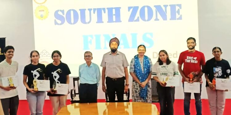 NICE 2025: आईआईटी मद्रास की हर्गुन कौर और वर्षिनी बनीं साउथ जोन की क्रॉसवर्ड चैम्पियन