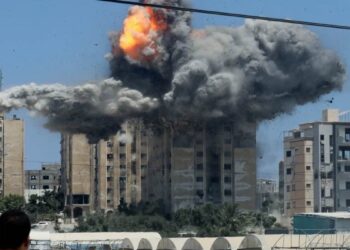 रूस-यूक्रेन युद्ध में फिर मचा कहर: 595 ड्रोन और 43 मिसाइलों से हमला, 4 की मौत और 67 घायल