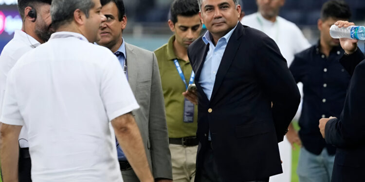 एशिया कप हार के बाद PCB चीफ मोहसिन नकवी की कुर्सी हिलती नज़र आ रही, इमरान खान और PTI का बड़ा हमला