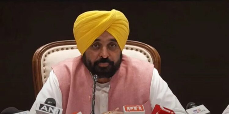 पंजाब कैबिनेट का ऐतिहासिक फैसला: ‘जिसका खेत, उसकी रेत’ नीति, किसानों को ₹20,000 प्रति एकड़ मुआवजा और 1600 नई पुलिस भर्तियाँ