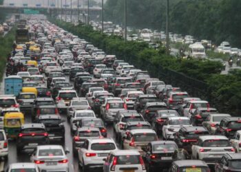 दिल्ली में 15 साल बाद रिकॉर्ड तोड़ बारिश! सितंबर में भी नहीं रुकेगा पानी, IMD का बड़ा अलर्ट