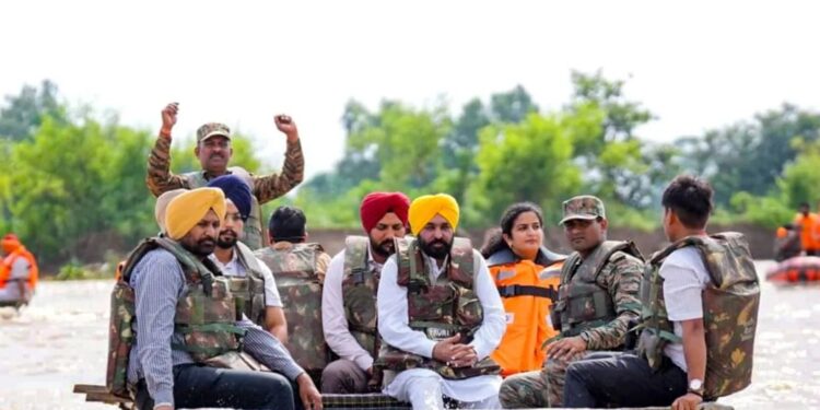Punjab Flood Relief: ‘ऑपरेशन राहत’ ने बदली तस्वीर! मंत्रियों ने खुद संभाली कमान, हर गाँव तक पहुँची मदद