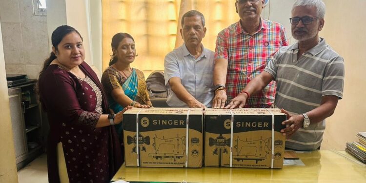 महिलाओं के लिए स्वरोजगार की मिसाल: सच्चिदानंद शर्मा ने दी सिलाई मशीन, अब तक 248 परिवारों की बदली किस्मत