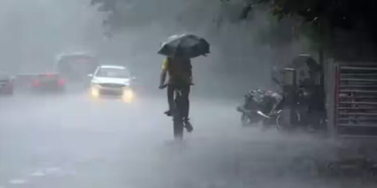 UP Weather Alert: पूर्वी यूपी में गरज-चमक के साथ बारिश का अलर्ट, 11 सितंबर से मचेगा मूसलाधार बारिश का कहर