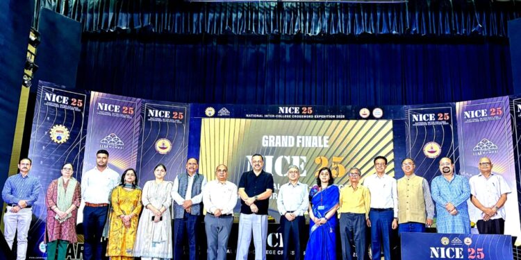 NICE 2025: नई दिल्ली में ग्रैंड फिनाले का आगाज, देश की सर्वश्रेष्ठ 14 टीमों के बीच हुई क्वॉर्टर- फाइनल में भिड़ंत, मंगलवार को AICTE कैंपस में होगा फाइनल मुकाबला
