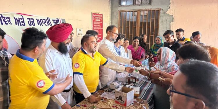 Flood Relief in Punjab: 24 घंटे में 194% बढ़ोतरी, 1.5 लाख लोगों को मेडिकल कैंपों में मिला इलाज