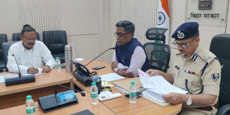 Durga Puja 2025: बिहार सरकार अलर्ट! 16,000 पंडालों पर CCTV, DJ बैन और नेपाल बॉर्डर तक हाई सिक्योरिटी प्लान