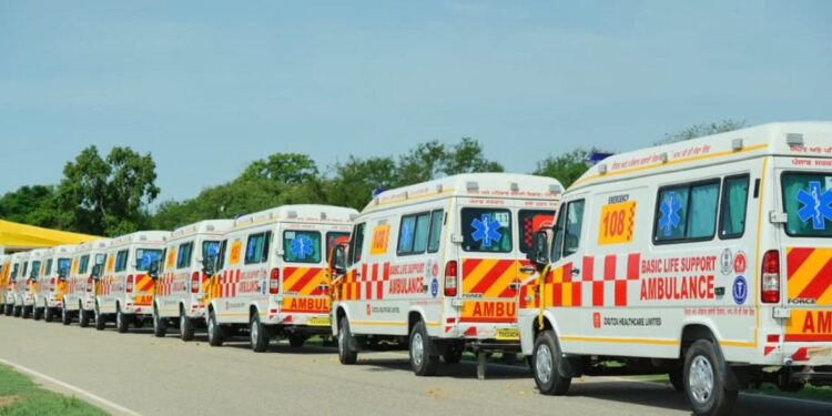 Punjab Ambulance Service: मान सरकार ने जोड़ी 371 हाई-टेक एम्बुलेंस, बाढ़ में बनीं ‘बोट एम्बुलेंस’