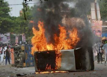 धर्म की परिभाषा या असंतोष की पराकाष्ठा — क्या यही नया विरोध का चेहरा है?