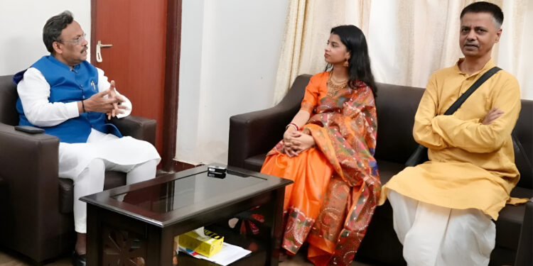 गायिका मैथिली ठाकुर की एंट्री से मचा सियासी धमाल! BJP से जुड़ीं, अलीनगर सीट से लड़ेंगी चुनाव