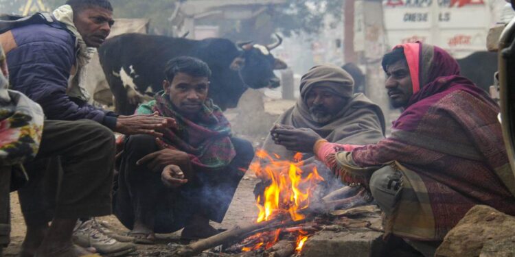 IMD Alert: उत्तर भारत में ठंड की एंट्री होगी देर से, दक्षिण और पूर्वोत्तर में बारिश रहेगी सामान्य से ज्यादा