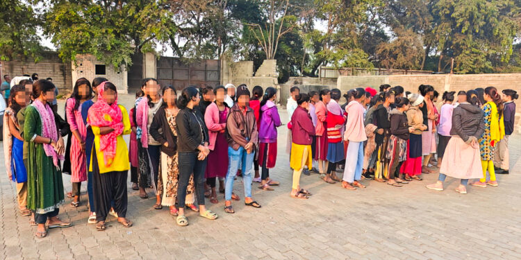 रायपुर की मशरूम यूनिट से 120 बाल मजदूर मुक्त, अमानवीय हालात का खुलासा