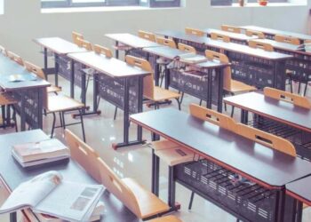 बिहार की शिक्षा में 20 साल का चमत्कार: जर्जर स्कूलों से हाईटेक क्लासरूम तक, जानिए कैसे बदली किस्मत!