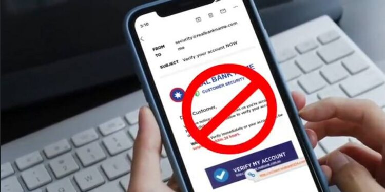 Fake Job Scam Alert: विदेश में लाखों की सैलरी या Work From Home ऑफर? सावधान! ये हो सकता है साइबर जाल