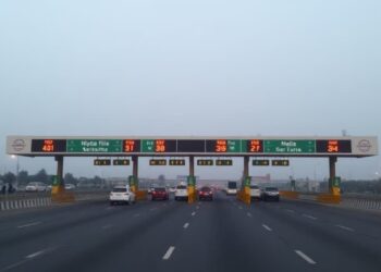 खराब सड़कों पर टोल वसूलना अपराध है! सुप्रीम कोर्ट की NHAI को कड़ी फटकार