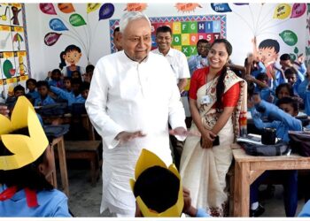 बिहार की शिक्षा में 20 साल का चमत्कार: जर्जर स्कूलों से हाईटेक क्लासरूम तक, जानिए कैसे बदली किस्मत!