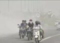 Delhi Air Pollution 2025: राजधानी की हवा ज़हर बनी, 17,000 से ज़्यादा मौतें, दिवाली के बाद AQI 500 पार