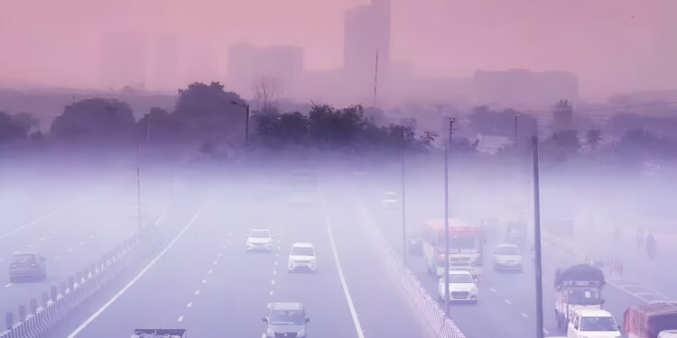 AQI in UP: उत्तर प्रदेश में प्रदूषण बेकाबू, कई शहरों में AQI 400 के पार; गाजियाबाद में 469 पहुंचा स्तर