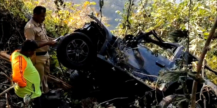 Maharashtra Road Accident: ताम्हिनी घाट में थार 400 फीट गहरी खाई में गिरी, छह युवकों की मौत; ड्रोन से मिला वाहन