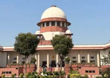 सरकार सुप्रीम कोर्ट में झूठ बोल रही है या आरटीआई में या दोनों में? न्यायालय की अवमानना का अजीब मामला