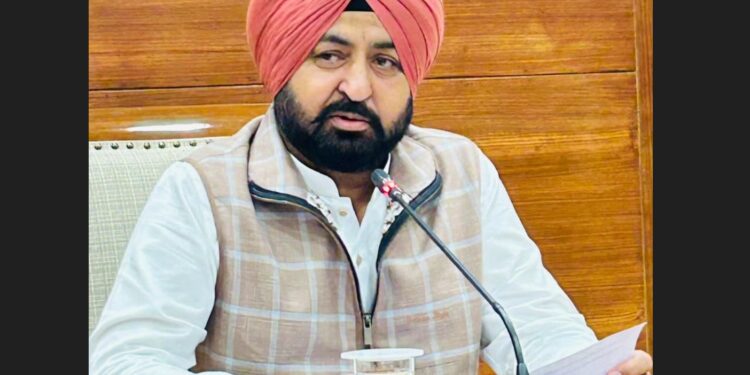 मान सरकार के डिजिटल विज़न से ईज़ी रजिस्ट्री ने बनाया रिकॉर्ड, 6 महीनों में 3.70 लाख से ज्यादा रजिस्ट्रियां हुई दर्ज