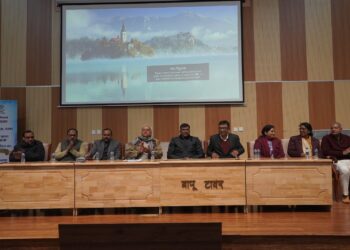 Bapu Tower Patna lecture: बापू टावर में ‘गांधी और विज्ञान’ विषय पर व्याख्यान, छात्रों को मिले प्रमाण पत्र