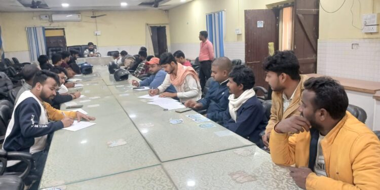 खेल अवसंरचना को सक्रिय बनाने हेतु पंचायत एवं नगर पंचायत स्तर पर खेल क्लबों के साथ बैठकें आयोजित करने का निदेश